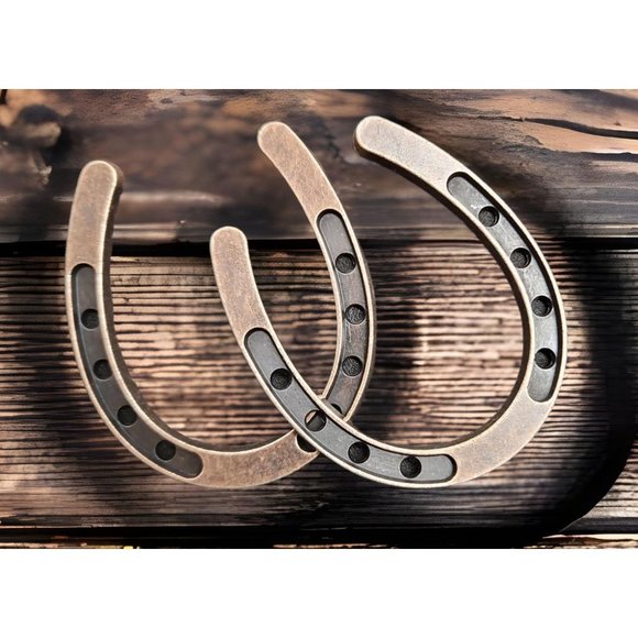 HORSESHOES SET OF 2- Western wedding party favor, Cowboy Wedding Decor, Crafts, - Picture 4 of 5
